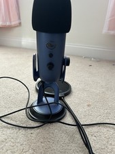 Blue Yeti 988-000402 USB Blue Microphone
