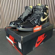 (NEW men’s 10.5 US) Jordan 1 Retro High OG Black Metallic Gold 555088-032 2020