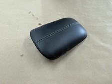 2015-2023 Ford Mustang Center Top Console Lid Armrest Creme Stitching - Oem 2015-2023 Ford Mustang Center Top Console Lid Armrest Creme Stitching - Oem