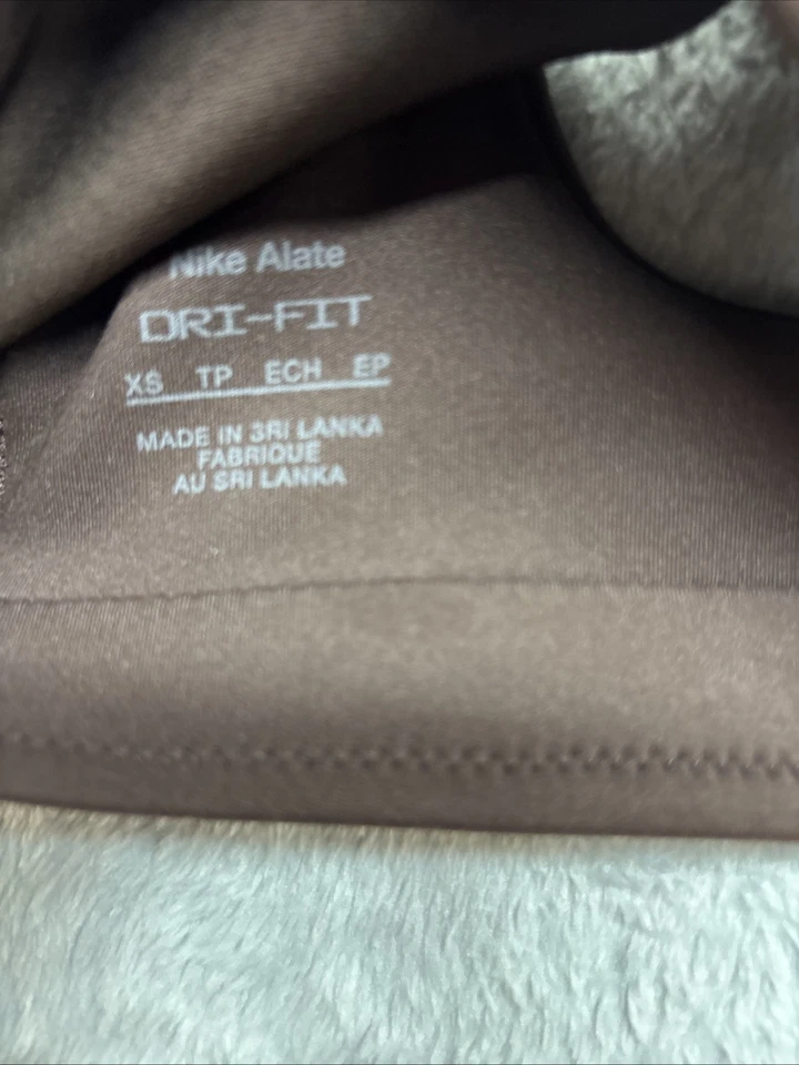 Лот из 2 Nike девочек Alate тренировки бюстгальтер размер XS 1 кремовый и 1 коричневый Sports - Изображение 3 из 4