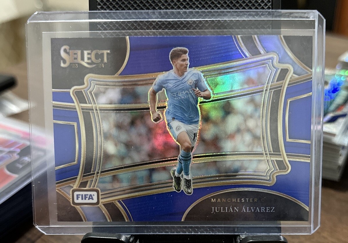2023-24 Panini Select FIFA - Field Level Julian Alvarez #205 Blue