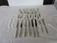 SET OF 19~~VINTAGE [ WM ROGERS MFG.CO ] ORIGINAL ROGERS SILVERPLATED FLATWARE!