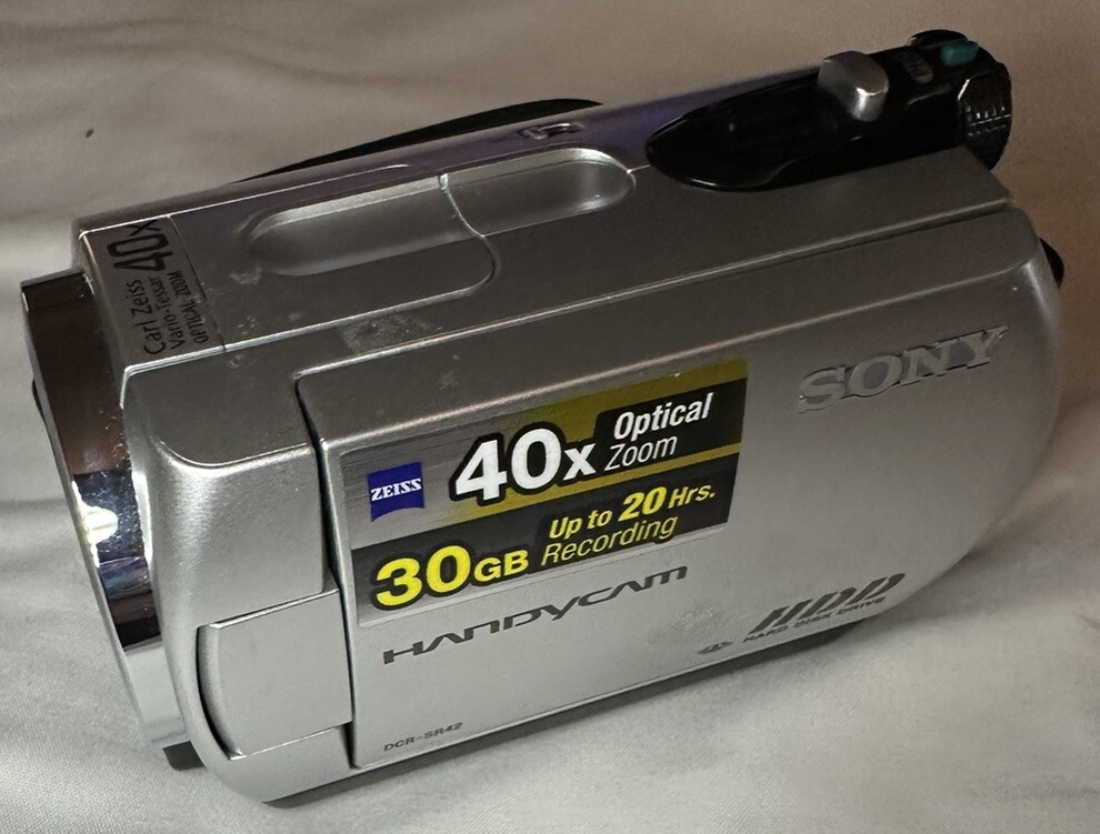 Sony Handycam 30GB HD Camcorder DCRSR42 with Sony Dock ..tested