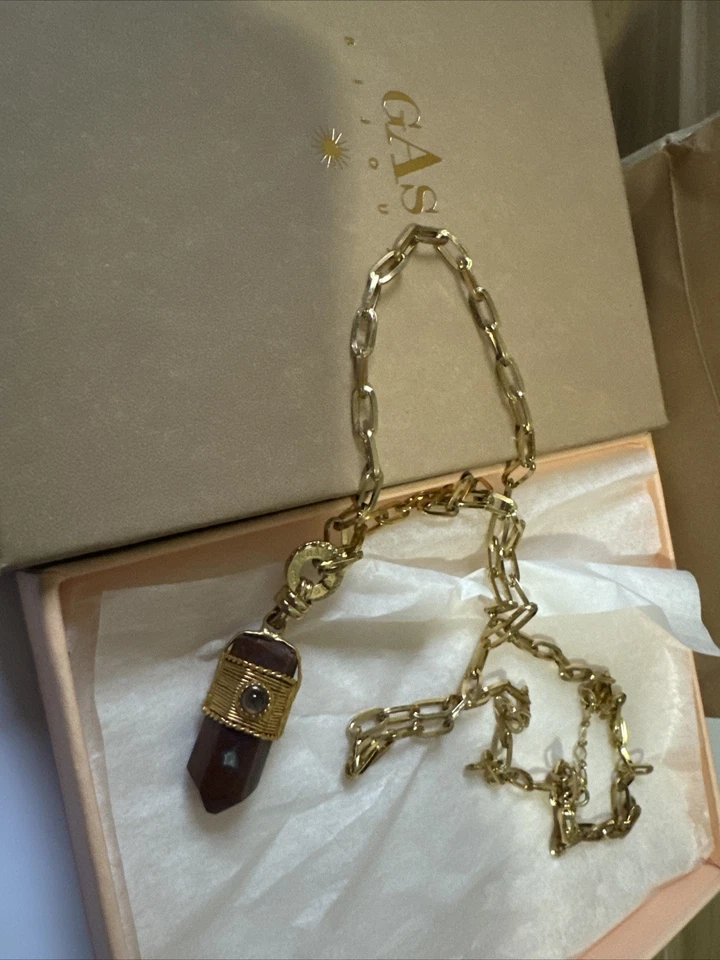 Colar Pingente GAS BIJOUX Gas Aventura Pedra Marrom - Imagem 3 de 4