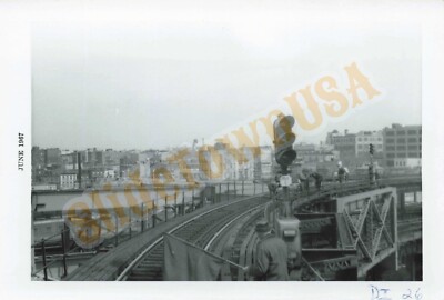 Vintage 1967 Eisenbahn Zug Foto Signal Flagger Gleis Inspektion P00716