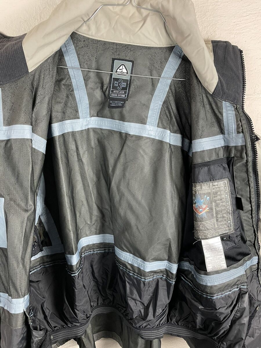 VINTAGE Nike ACG Windbreaker Jacket Outer Layer 3 Size small VINTAGE Nike ACG Windbreaker Jacket Outer Layer 3 Size small