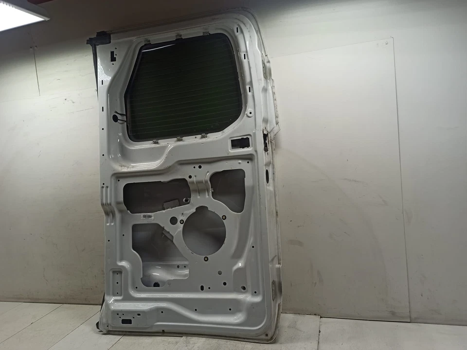 Ford Transit 150 XLT 2015 carcasa de puerta trasera izquierda del lado del conductor con ventana OEM+ Foto 4 de 4