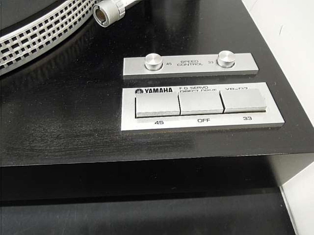 1978 Yamaha YP-D7 Turntable Record Player Good Condition From
