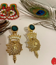 Royal Emrald stone Earrings Fashion Costume Delicate Dangler in  Dull Gold tone