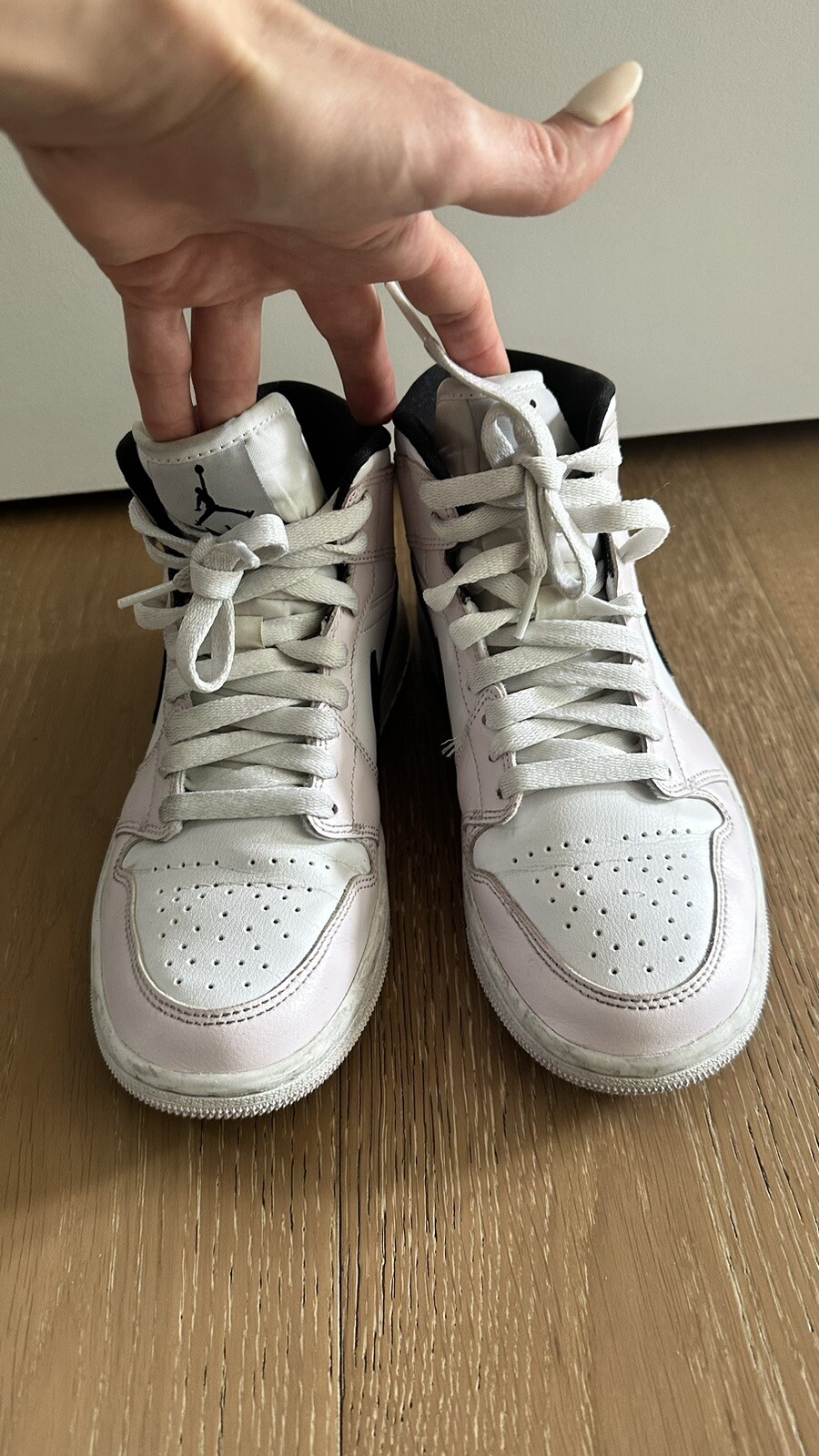 Nike Air Jordan 1 Mid Barely Rose Women's Size 612 L… Gem