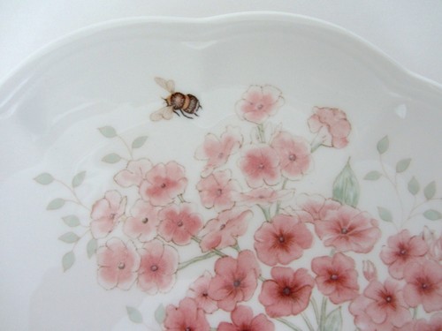 LENOX Butterfly Meadow Flutter Red Poll Finch 9" ACCENT SALAD Plate Set of 4 NEW - Picture 3 of 5