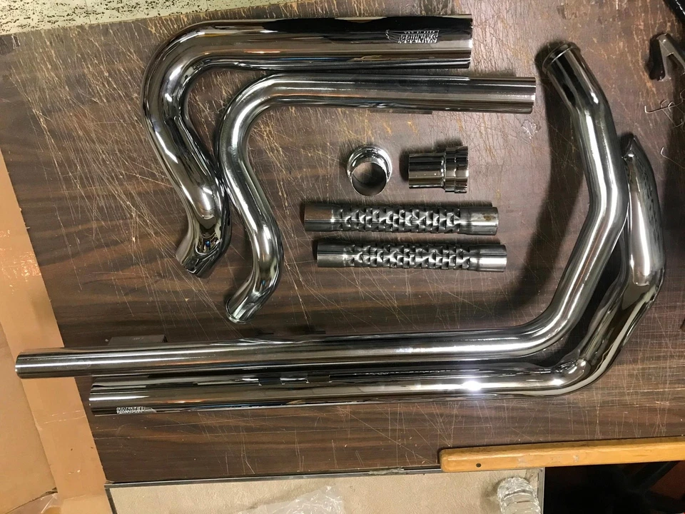 Tubos de escape personalizados calibre 50 Santee 2004-2006 Sportster Estados Unidos con protectores térmicos Foto 2 de 4