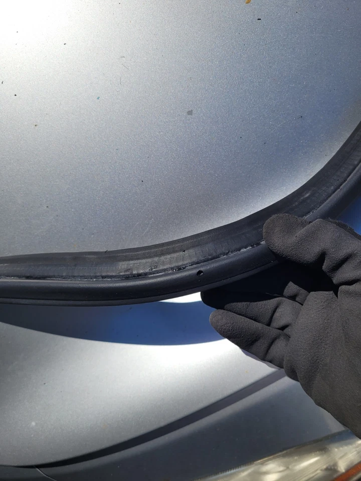 2002 - 2005 年 HYUNDAI SONATA 后轮 WEATHERSTRIP 正品 原始设备制造商 — 第 2/3 张图片