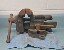 Vintage Littlestown No. 112  Swivel Bench Vise    Anvil   Cast Iron   USA