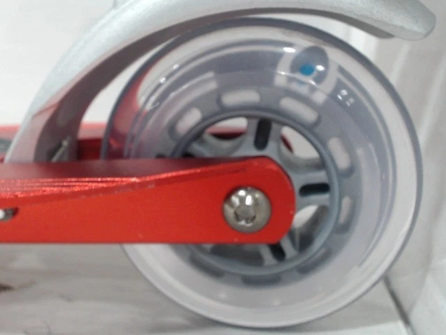 Usado Como Nuevo - Micro Kickboard Scooter, Rojo Sprite Foto 4 de 4