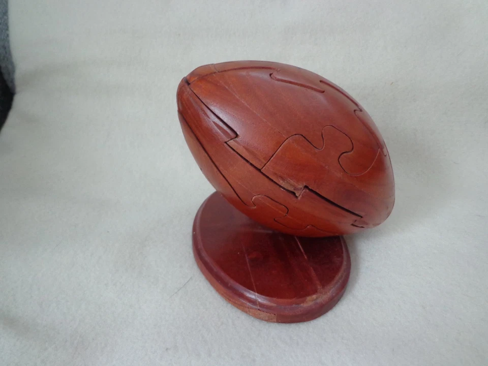 ВИНТАЖНЫЙ ДЕРЕВЯННЫЙ ФУТБОЛЬНЫЙ ПАЗЛ 3D МОЗГ ТИЗЕР 6 X 5 - Изображение 2 из 4