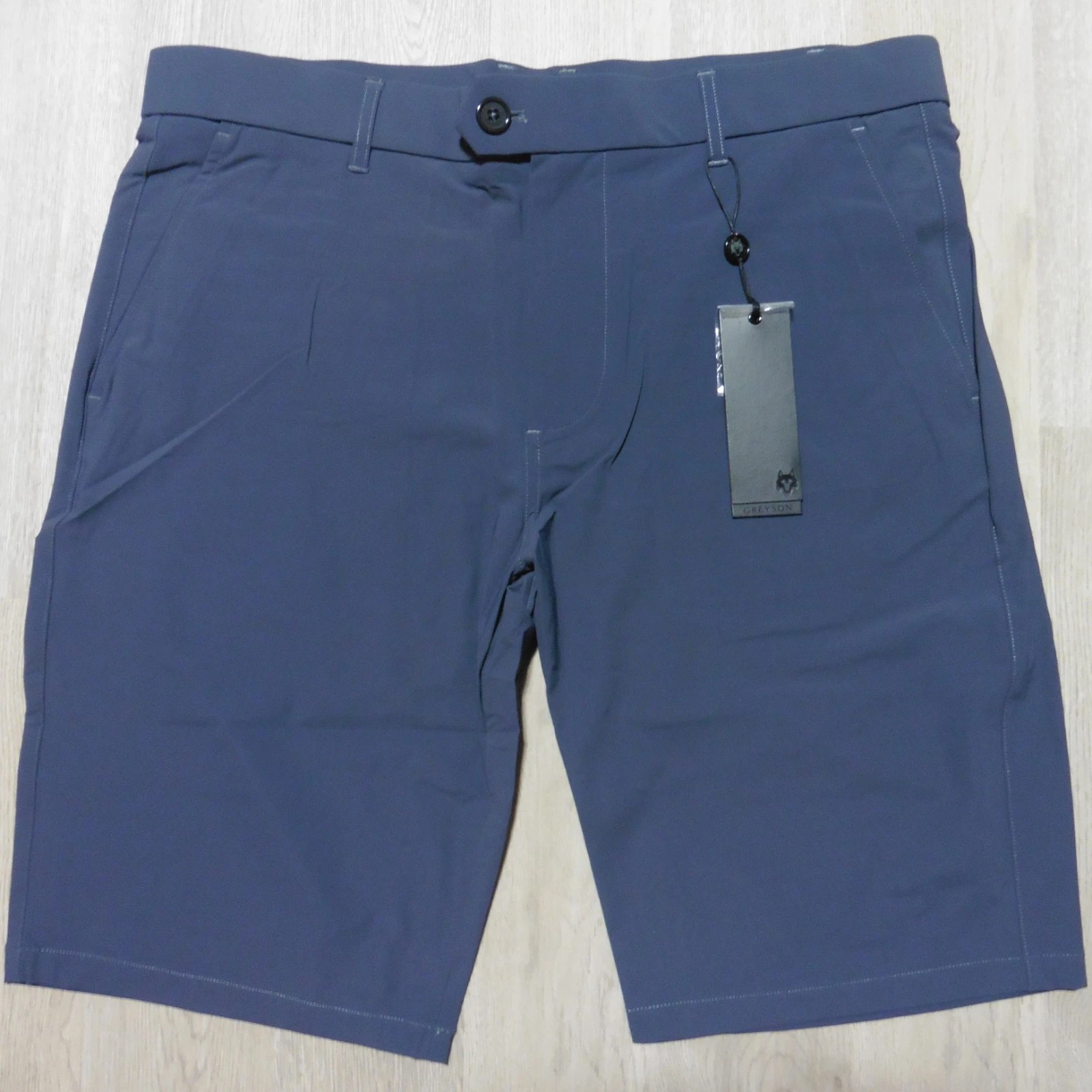 GREYSON Mens 36 MONTAUK SHORTS STINGRAY GREY PERFORMANCE GOLF 10'' STRETCH
Opens in a new window or
