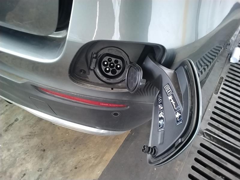 2021 MERCEDES GLC-CLASS 5 DOOR ESTATE High Voltage Charging Socket