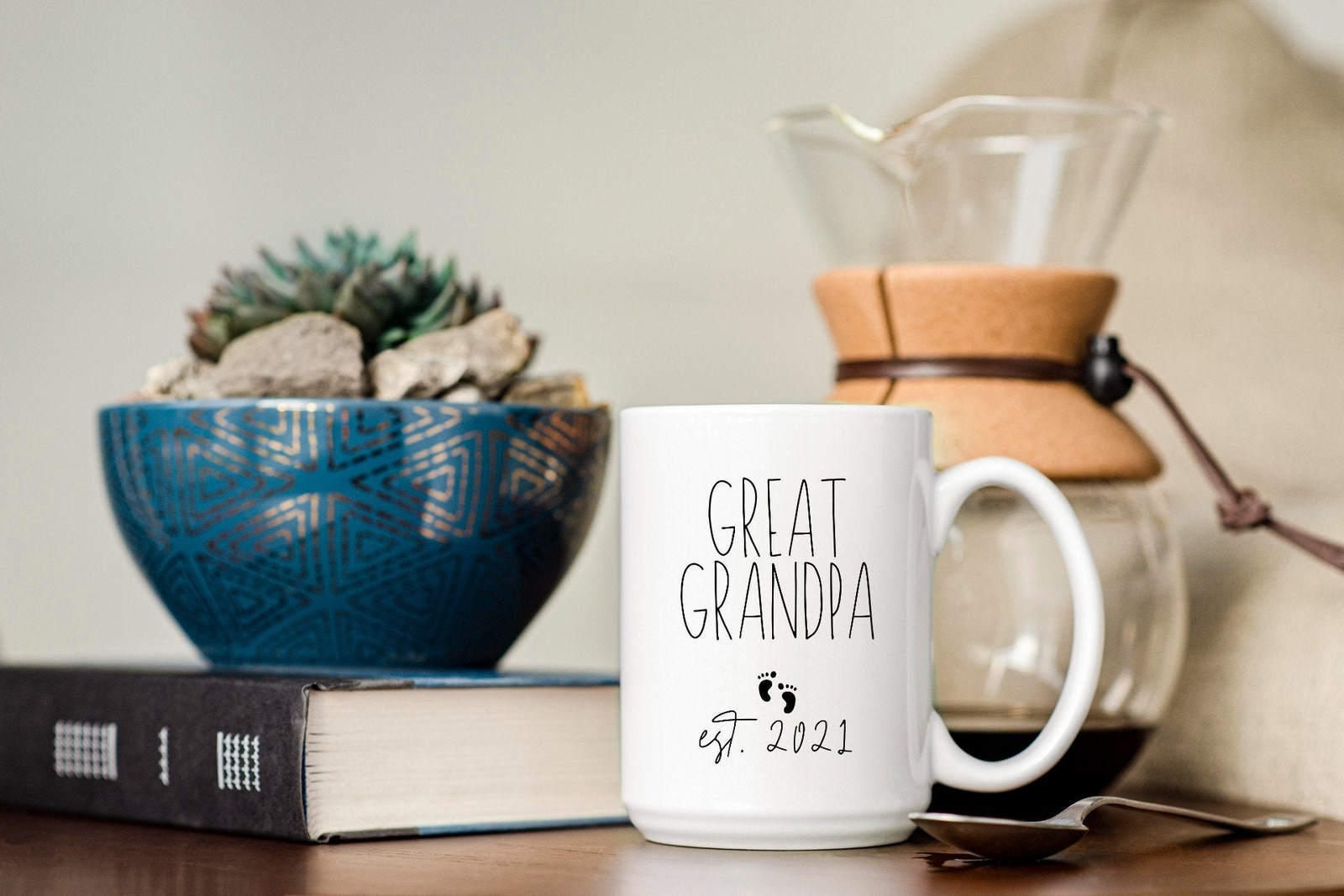 Great Grandpa Est 2021 Mug Pregnancy Announcement Gift Idea for New Grandpa