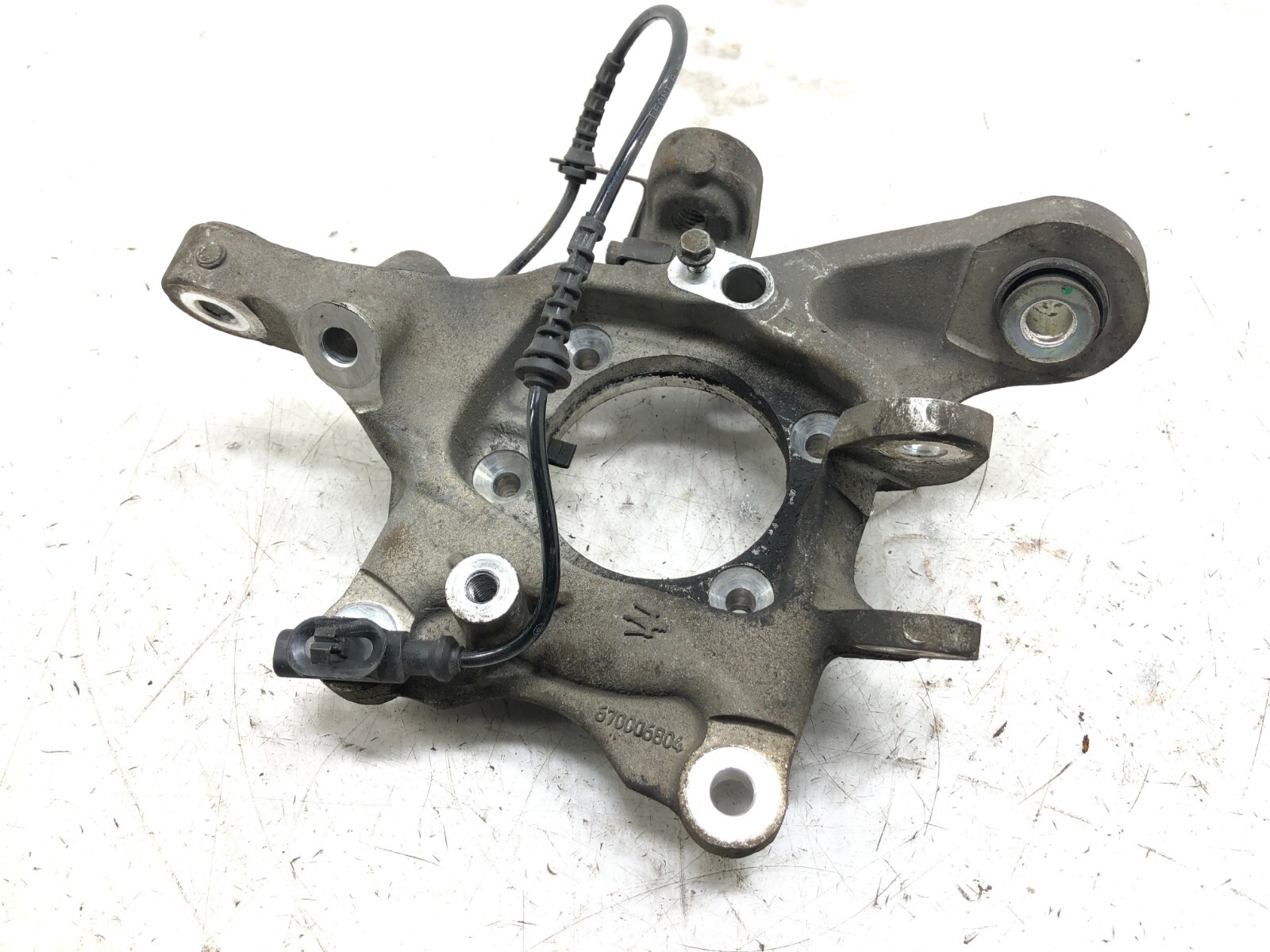 2014-2017 MASERATI GHIBLI RWD LEFT DRIVER REAR SPINDLE KNUCKLE OEM.