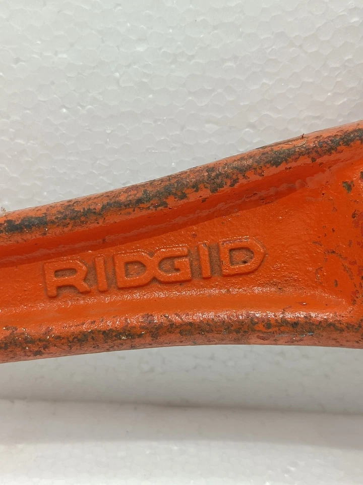 RIDGID 24 IN HEAVY DUTY STRAIGHT PIPE WRENCH MODEL 31030 CAST IRON USA MADE 24" - Image 3 of 4