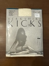 Rare Vintage Berkshire Kicks Lace Ultra Sheer Stockings SZ  -B Ivory Shimmer