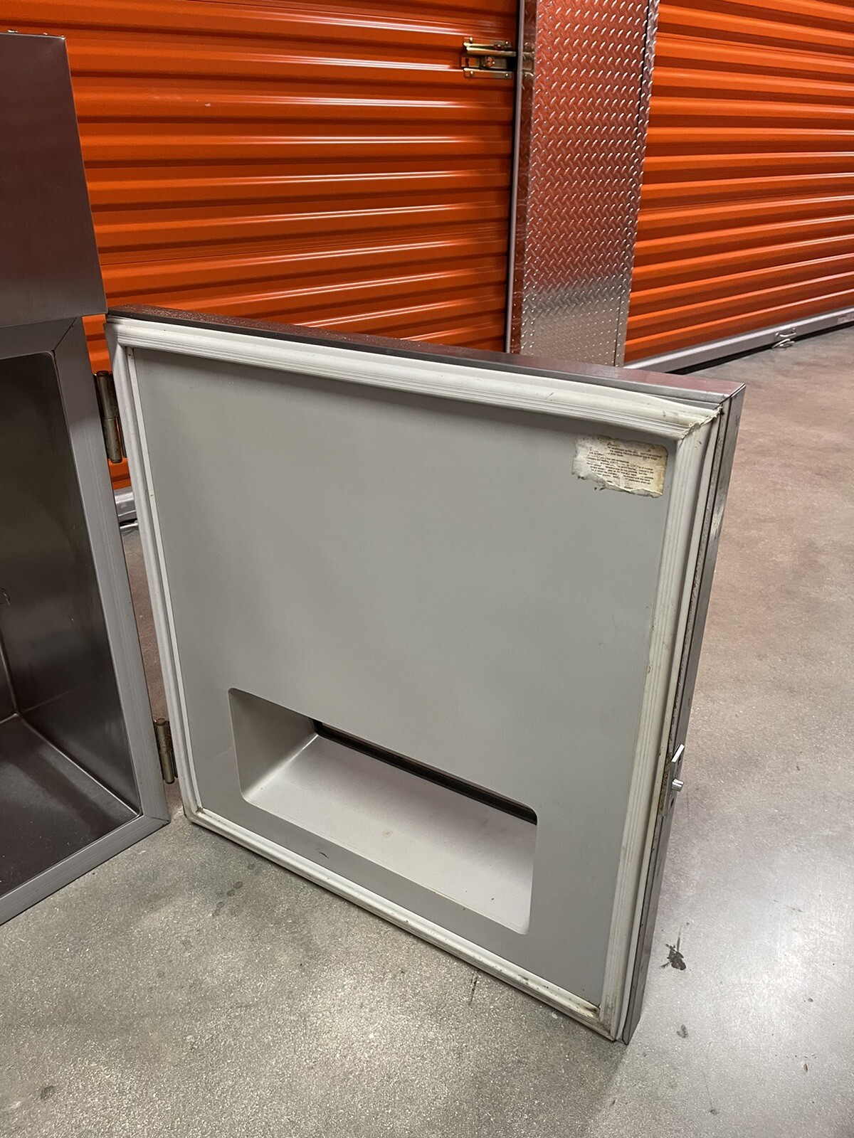 SILVER KING SK2SB WALL MOUNT REFRIGERATED SALAD CRISPER LETTUCE