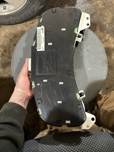 Speedometer Cluster Miles Unk MPH Fits 00-02 CHEVROLET SUBURBAN 1500 OEM - Picture 12 of 13