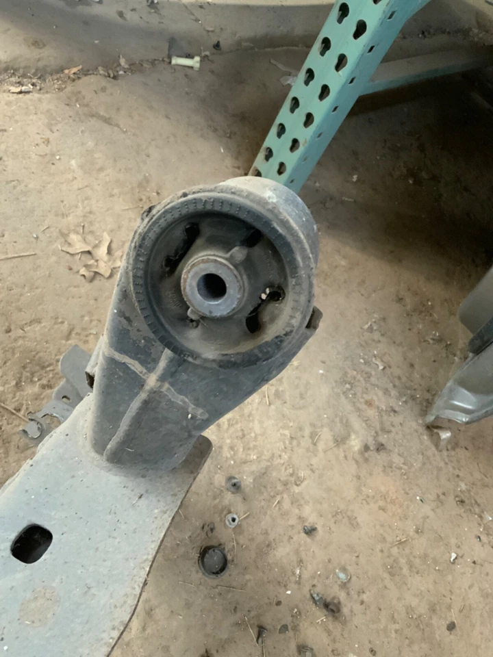 2016 日产反之亦然轿车后梁轴后光束 1.6L 14-19 VERSA — 第 3/4 张图片