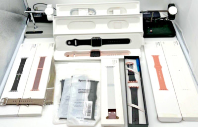 Apple Watch's Series 3 - Rose Gold & Silver Aluminum (GPS + Cellular) PLUS
