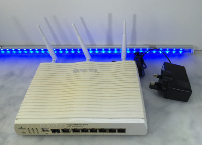 DrayTek Vigor2860n-Plus Annex A vDSL2 Security Wireless FW mit UK PSU #235