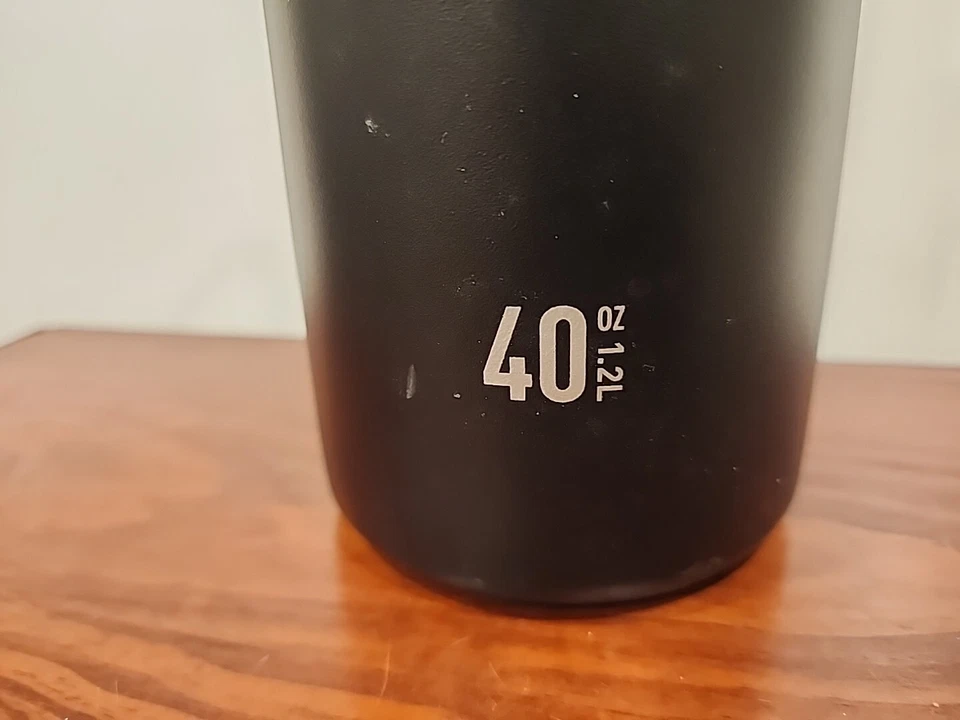 Takeya Vacuum-Insulated Stainless-Steel Water Bottle 40oz Beautiful Black - Image 3 of 4