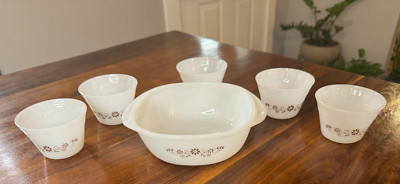 VTG DYNAWARE PYR-O-REY Brown Daisy Small Baking Dish & 5 Pudding Cups Milk Glass