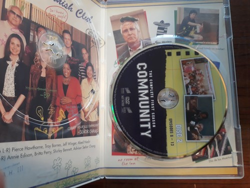 Community  1st Season (DVD 2010) NOTE: disc 2, 3 & 4 only - episodes 8-25 - Picture 7 of 8