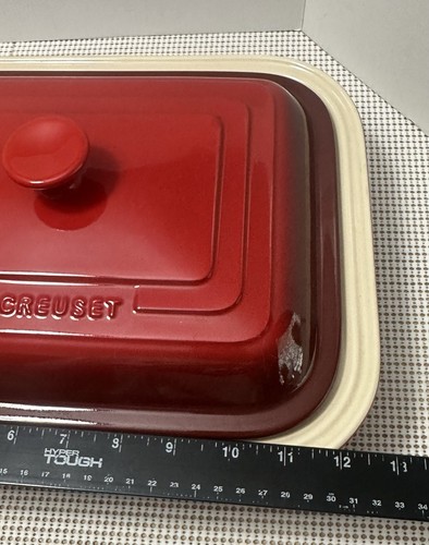 Le Creuset Stonewear Covered Rectangular Casserole Dish Red Lid 11 x 9 - Picture 6 of 8