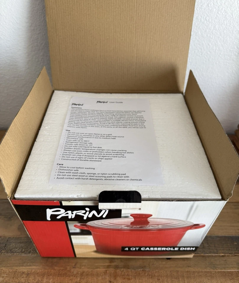 Cazuela ignífuga de gres Parini roja de 4 cuartos con tapa, nueva en caja  Foto 2 de 4