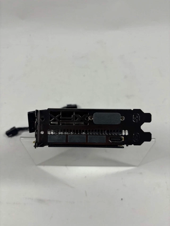 AMD XFX AMD Radeon RX 570 8GB 8GB GDDR5 Graphics Card RX-570P8D - Image 3 of 4