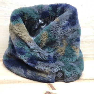 Columbia Primrose Hill Scarf Faux Fur Neck Gaiter Warm Winter 1911361 Green