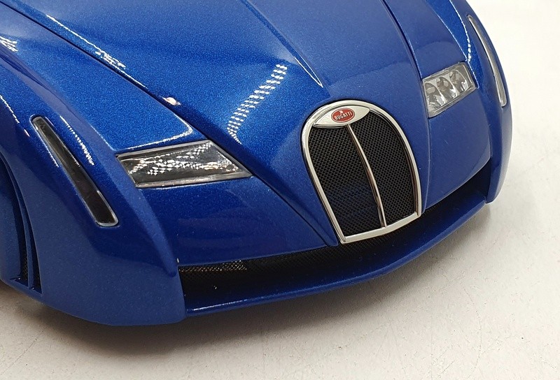 Autoart 1/18 Scale Diecast 70911 - Bugatti EB 18.3 Chiron - Blue