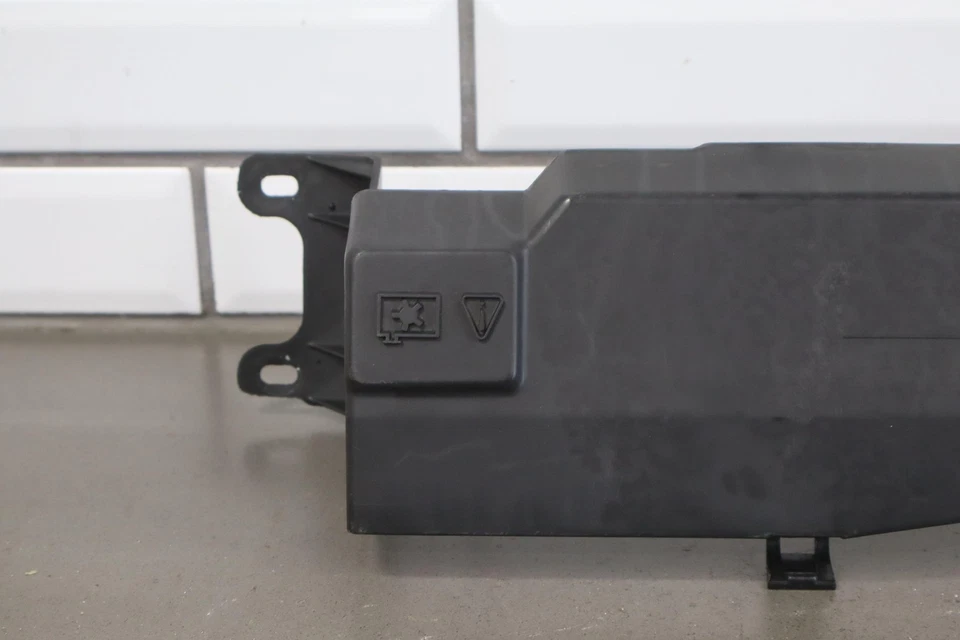 Кронштейн поддержки верхнего радиатора 04–09 Cadillac XLR / 05–13 Corvette - Изображение 2 из 4