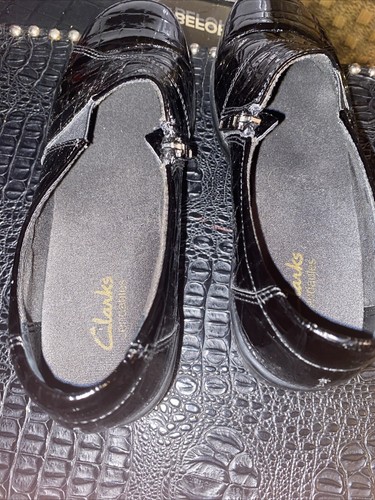 Clarks Bendables Womans 8.5 M Snakeskin Print Black Loafers Flats Slip On Shoes - Picture 14 of 15