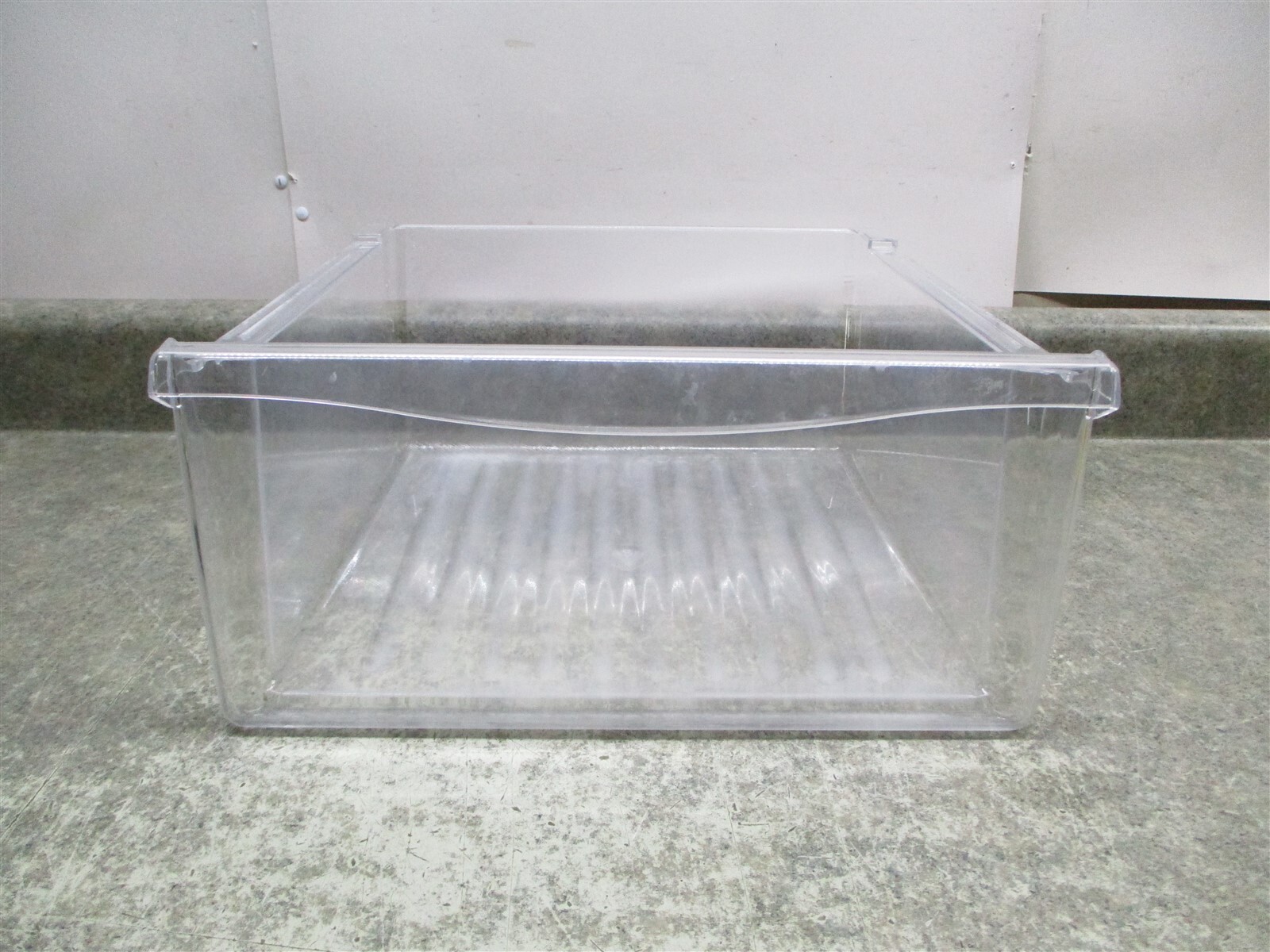 WHIRLPOOL REFRIGERATOR CRISPER DRAWER SCRATCHES PART # 67004515