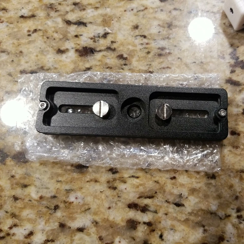 Neewer 24 inch Handheld Stabilizer with Quick Shoe Plate Black - Image 2 of 3