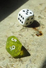 Koplow Glitter yellow d10 - collectible RPG dice