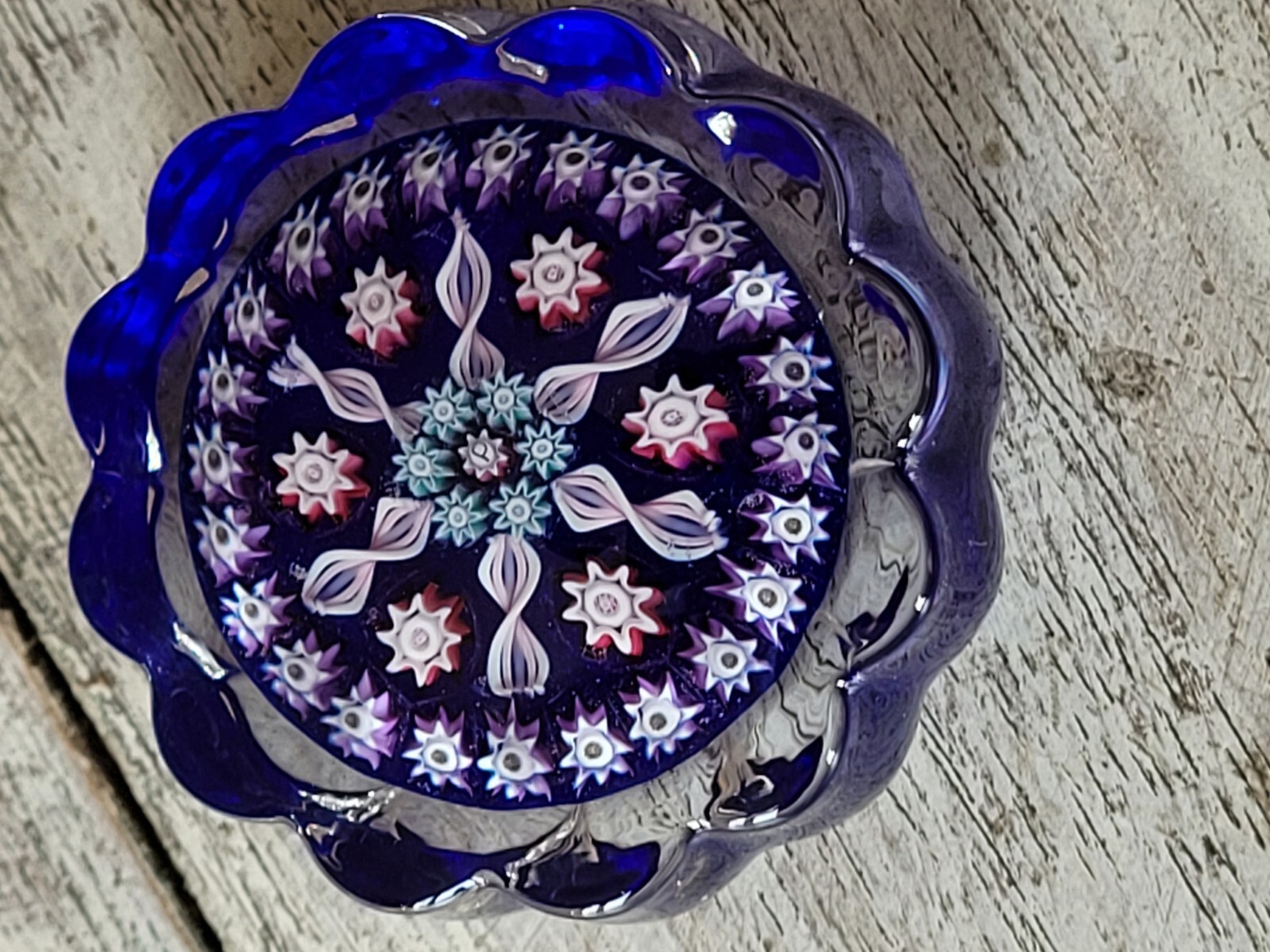 Presse papier sulfure millefiori Perthshire. Paperweight Ecosse