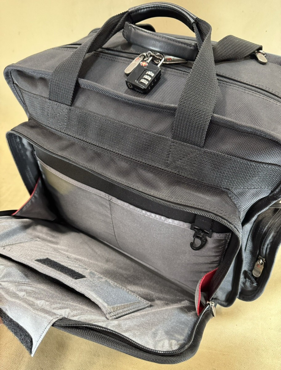 Victorinox Mobilizer NXT Black 18” Wheeled Carry On Bag Style