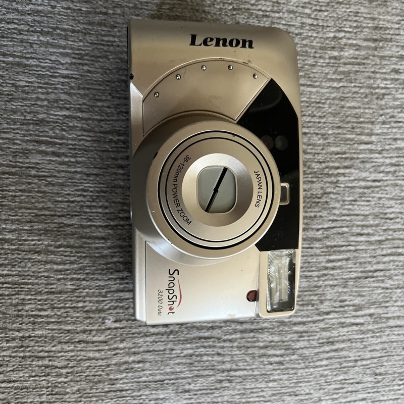 Lenon SnapShot 3200 Date 35mm Film Camera Japan Lens (flash Not Working)