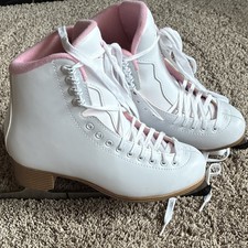 Jackson Ultima SoftSkate 380 Womens Ice Skates, size 9