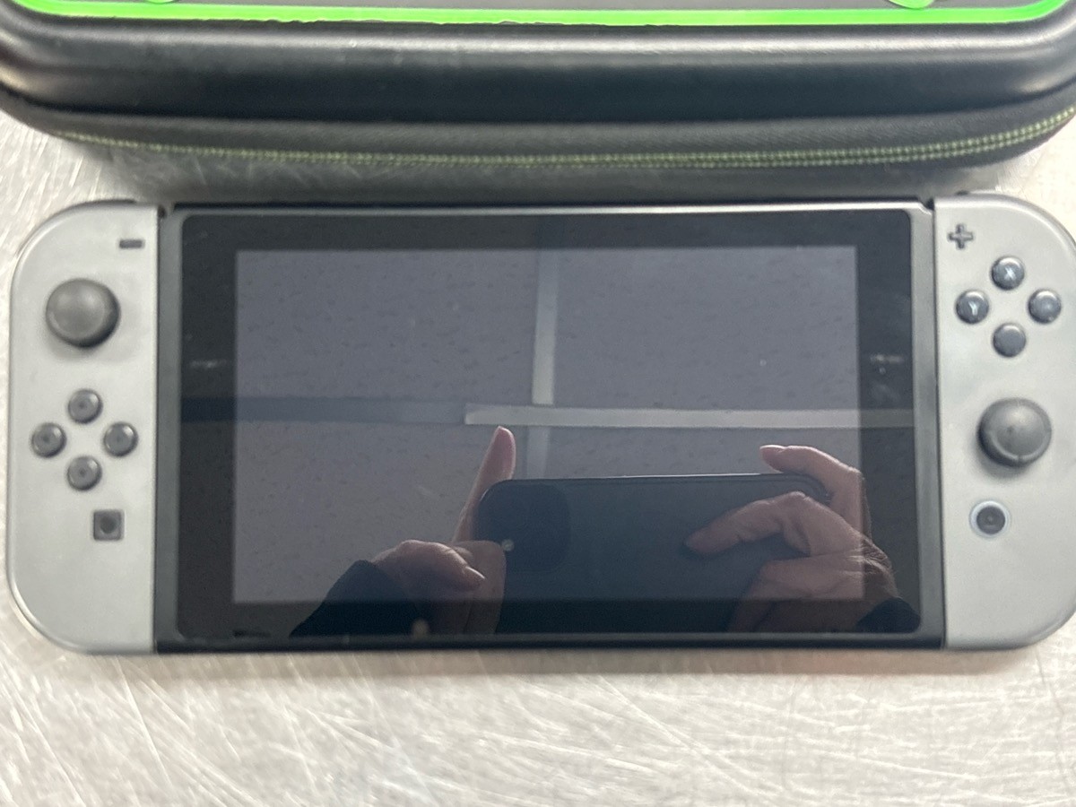 USED NINTENDO SWITCH HAC-001 HANDHELD VIDEO GAME CONSOLE ONLY (QUC026213)