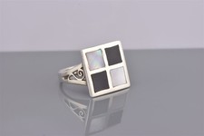 Sterling Silver Framed Mother of Pearl Black Onyx Scrolled Band Ring 925 Sz: 8
